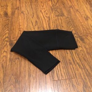 Black high waisted cropped leggings